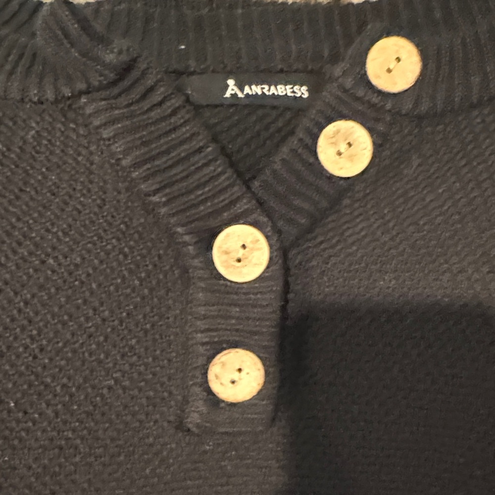 Black Button-Up Lounge Set - Picture 5 of 7